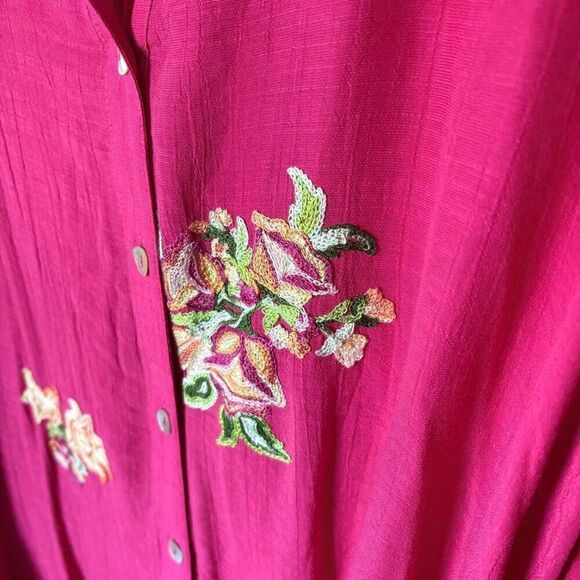 Figueroa & Flower Pink Magenta Floral Embroidered Button Down Top Size XL - Picture 3 of 7